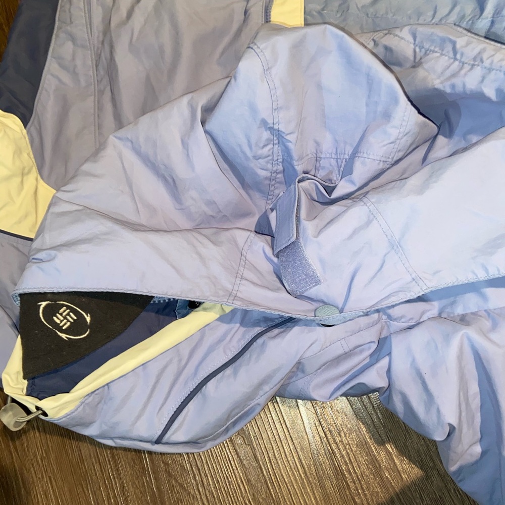 Columbia Rain Jacket - Picture 4 of 4